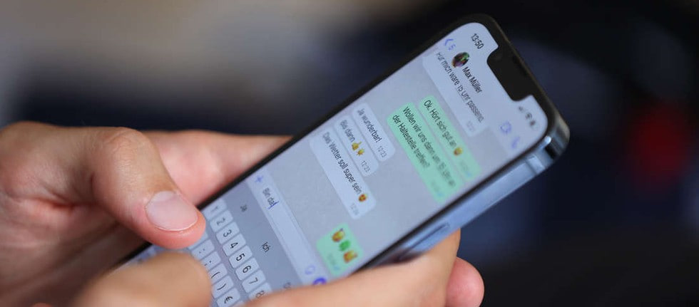 В бета-версии WhatsApp для iOS появился ИИ-помощник по написанию сообщений - 1